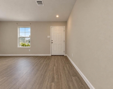 68 Road 51026 - Photo Thumbnail 14