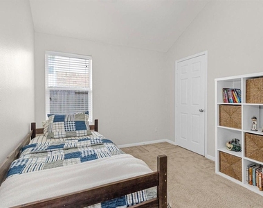 2614 Easton Springs Court - Photo Thumbnail 16