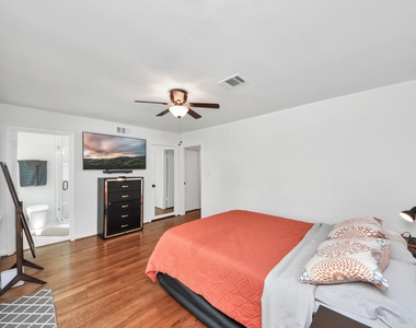 5139 Beechnut Street - Photo Thumbnail 21