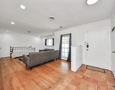 5139 Beechnut Street - Photo Thumbnail 7