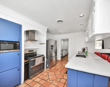 5139 Beechnut Street - Photo Thumbnail 14