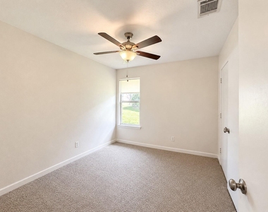 1711 Dixon Lane - Photo Thumbnail 15