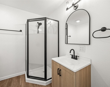 28096 Seven Sisters Road - Photo Thumbnail 10