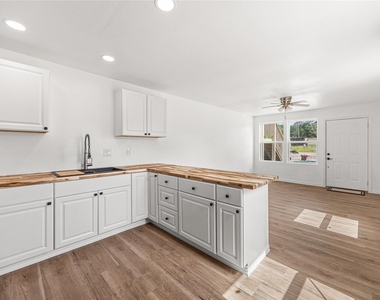 28096 Seven Sisters Road - Photo Thumbnail 7