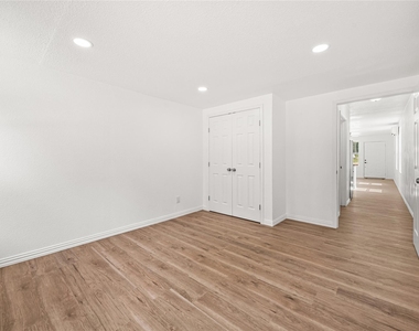 28096 Seven Sisters Road - Photo Thumbnail 9