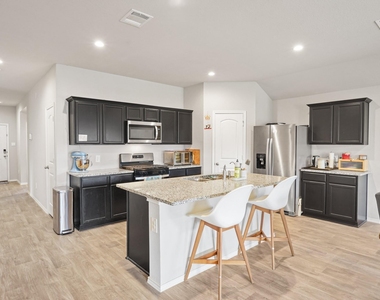 40422 Garden Heights Lane - Photo Thumbnail 8