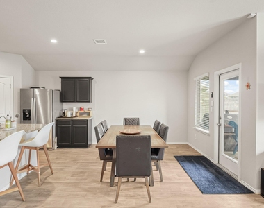 40422 Garden Heights Lane - Photo Thumbnail 9