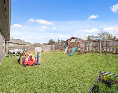 40422 Garden Heights Lane - Photo Thumbnail 18