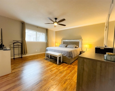 637 S Ripple Creek Drive - Photo Thumbnail 11