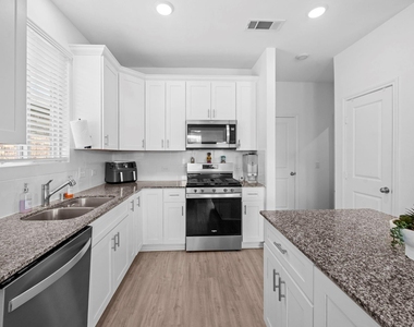 334 Paso Fino Drive - Photo Thumbnail 2