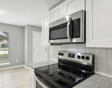 8540 Glen Meadow Lane - Photo Thumbnail 5