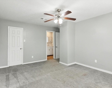 8540 Glen Meadow Lane - Photo Thumbnail 14