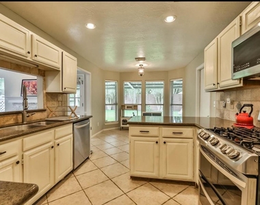 1123 Juniper Canyon Lane - Photo Thumbnail 5