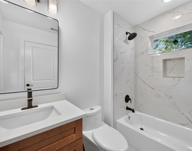 316 Walthall - Photo Thumbnail 9