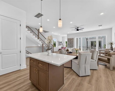 316 Walthall - Photo Thumbnail 15