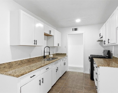 3018 Vance Avenue - Photo Thumbnail 6
