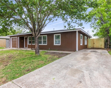 3018 Vance Avenue - Photo Thumbnail 2