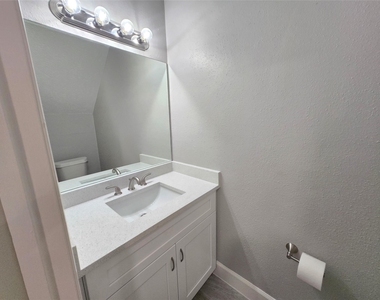 8101 Amelia Road - Photo Thumbnail 4