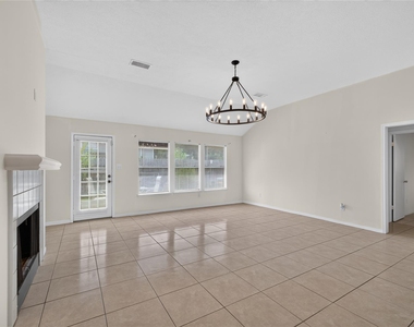 19635 Vernier Woods Lane - Photo Thumbnail 10