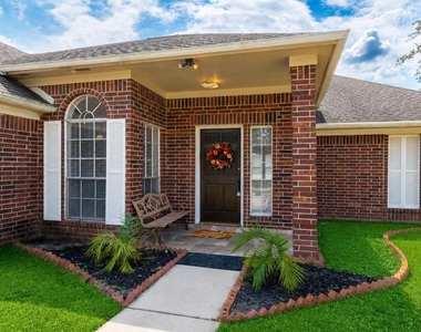 19635 Vernier Woods Lane - Photo Thumbnail 1