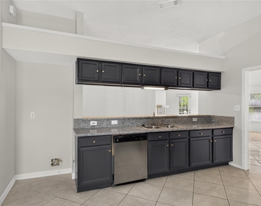 19635 Vernier Woods Lane - Photo Thumbnail 6