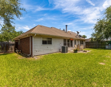 19635 Vernier Woods Lane - Photo Thumbnail 21