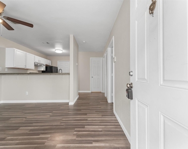 512 Hollyhock Street - Photo Thumbnail 1
