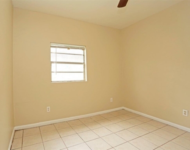 2460 W Shane Street - Photo Thumbnail 7