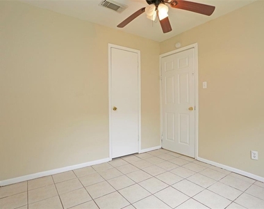 2460 W Shane Street - Photo Thumbnail 8