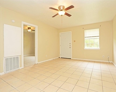 2460 W Shane Street - Photo Thumbnail 4