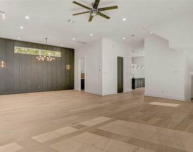 1911 Lauderdale Street - Photo Thumbnail 4
