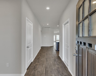 6212 Hendricks Harbor Drive - Photo Thumbnail 2