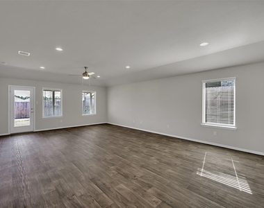 6212 Hendricks Harbor Drive - Photo Thumbnail 10