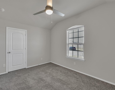 6212 Hendricks Harbor Drive - Photo Thumbnail 25