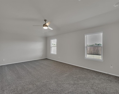 6212 Hendricks Harbor Drive - Photo Thumbnail 14