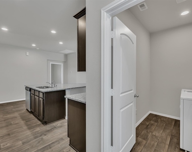 6212 Hendricks Harbor Drive - Photo Thumbnail 8