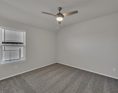 6212 Hendricks Harbor Drive - Photo Thumbnail 28