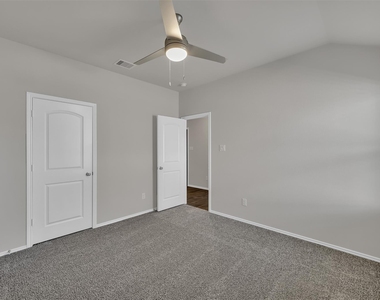 6212 Hendricks Harbor Drive - Photo Thumbnail 30