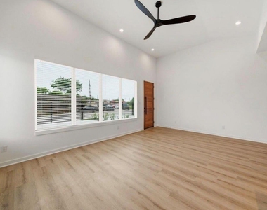 8203 Calhoun Road - Photo Thumbnail 19