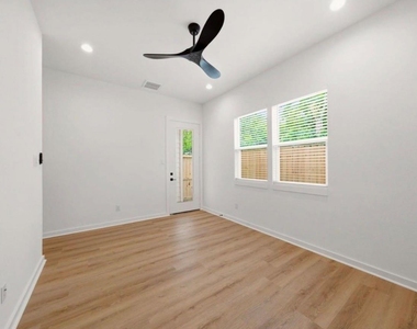 8203 Calhoun Road - Photo Thumbnail 17