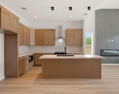 8203 Calhoun Road - Photo Thumbnail 15