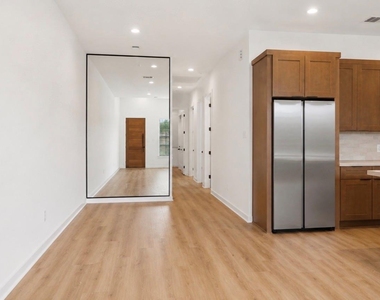 8203 Calhoun Road - Photo Thumbnail 10