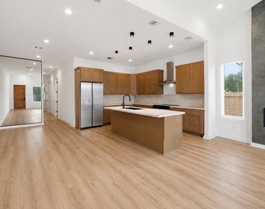 8203 Calhoun Road - Photo Thumbnail 14