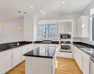 731 Reinerman Street - Photo Thumbnail 12