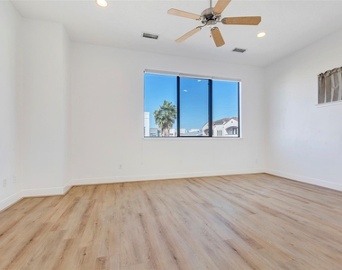 731 Reinerman Street - Photo Thumbnail 18