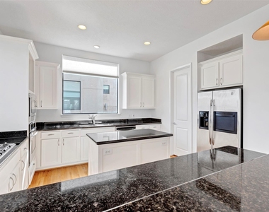 731 Reinerman Street - Photo Thumbnail 11