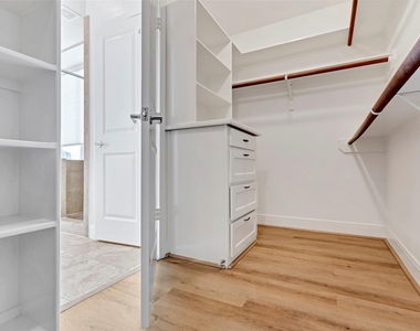 731 Reinerman Street - Photo Thumbnail 16