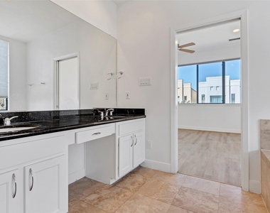 731 Reinerman Street - Photo Thumbnail 14