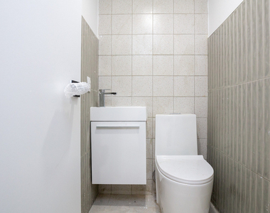1027 Putnam Ave - Photo Thumbnail 5