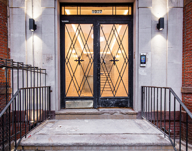 1027 Putnam Ave - Photo Thumbnail 14